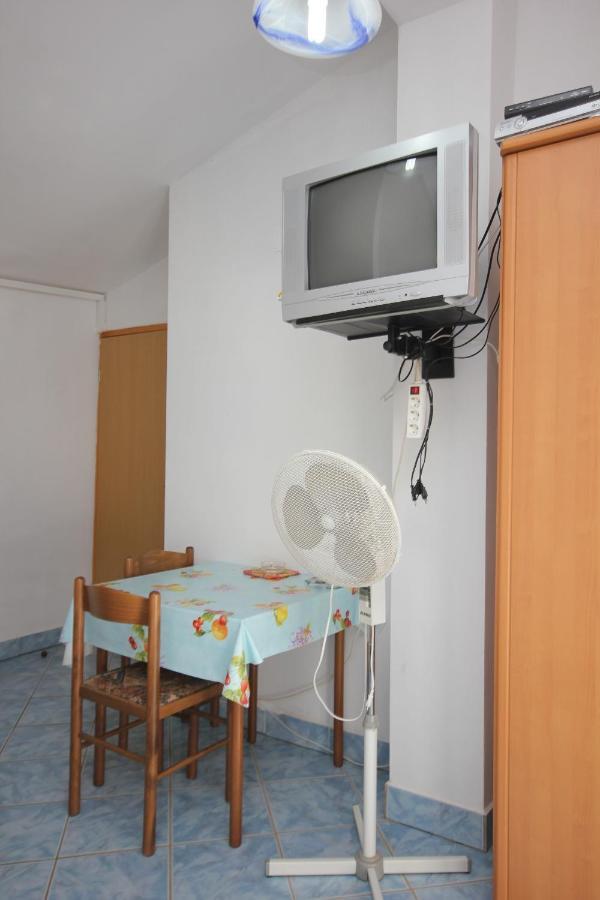 Apartments With A Parking Space Punta Kriza, Cres - 383 Екстериор снимка
